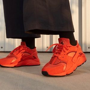 Women Nike color tangerine